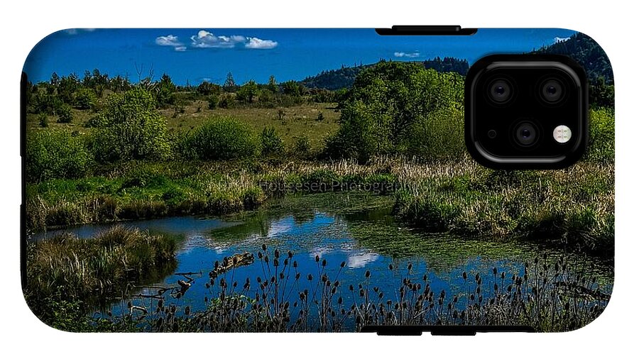 Refuge in the wild - Phone Case