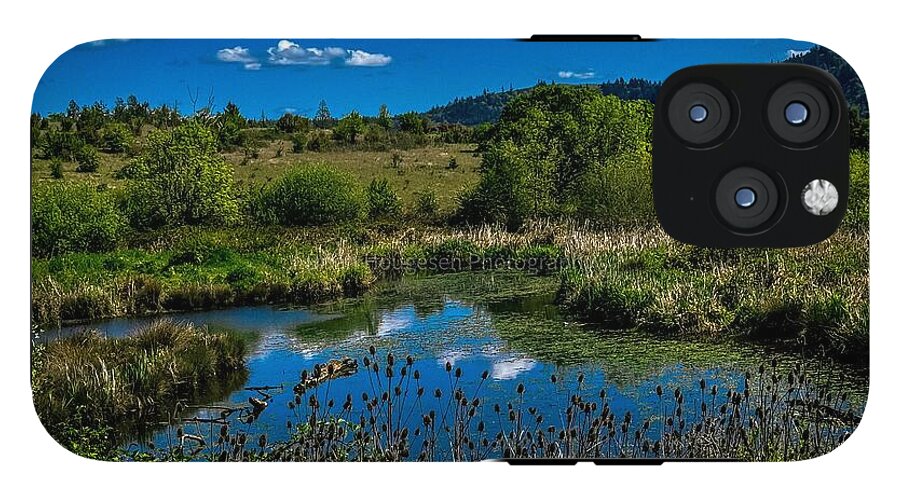 Refuge in the wild - Phone Case