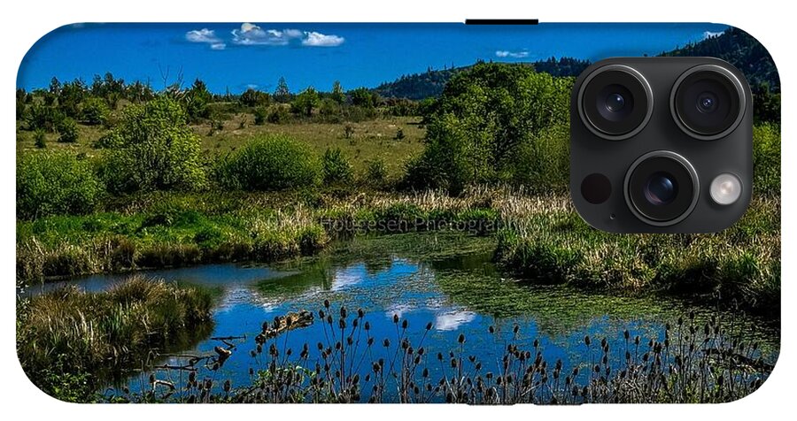 Refuge in the wild - Phone Case