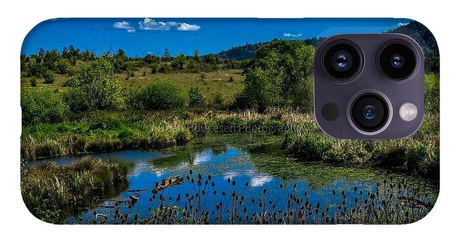 Refuge in the wild - Phone Case
