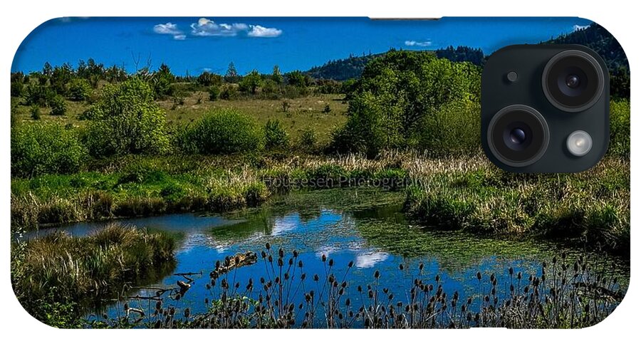 Refuge in the wild - Phone Case
