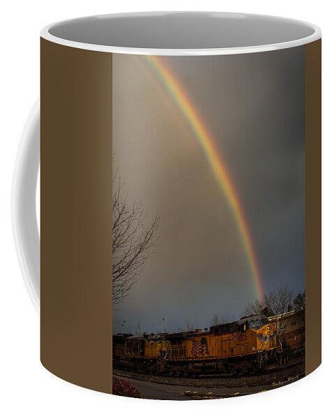 Train at the end of the rainbow - Mug
