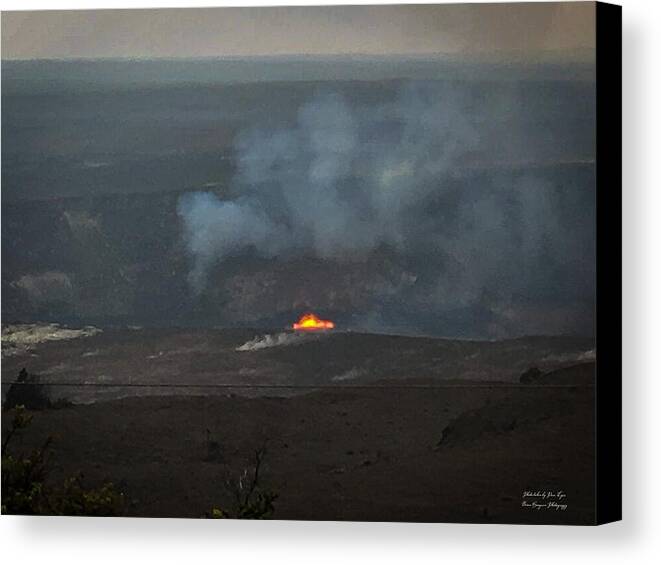 Volcano in Hawaii - Canvas Print