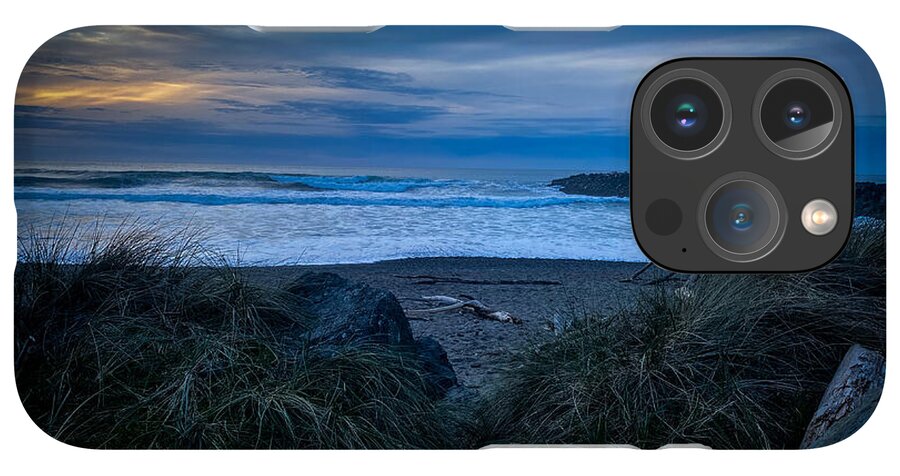 Walk to the beach - Phone Case