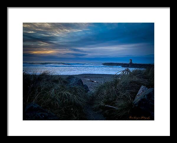 Walk to the beach - Framed Print