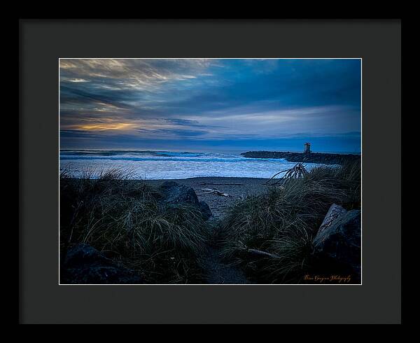 Walk to the beach - Framed Print