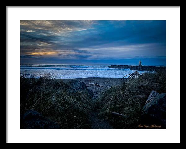 Walk to the beach - Framed Print