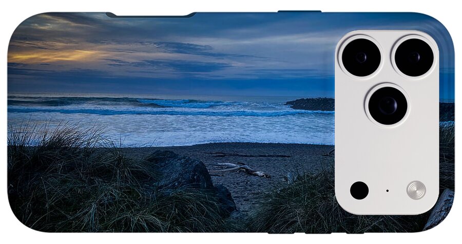 Walk to the beach - Phone Case