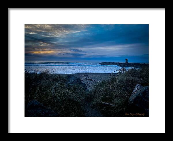 Walk to the beach - Framed Print