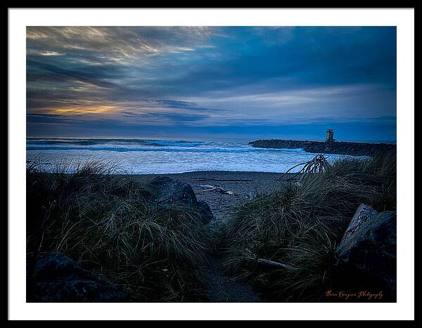 Walk to the beach - Framed Print