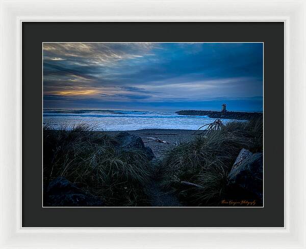 Walk to the beach - Framed Print