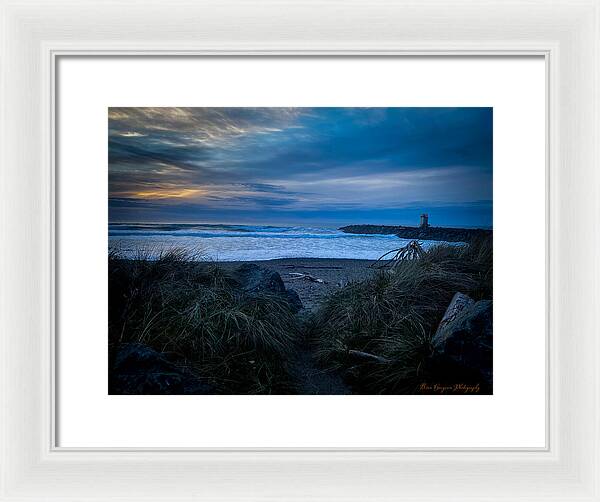 Walk to the beach - Framed Print