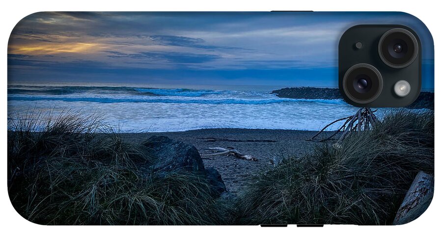 Walk to the beach - Phone Case