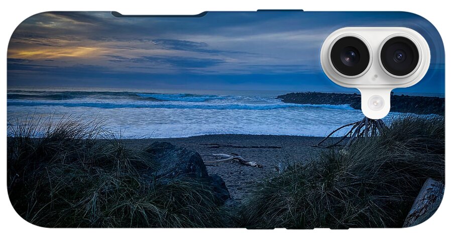 Walk to the beach - Phone Case