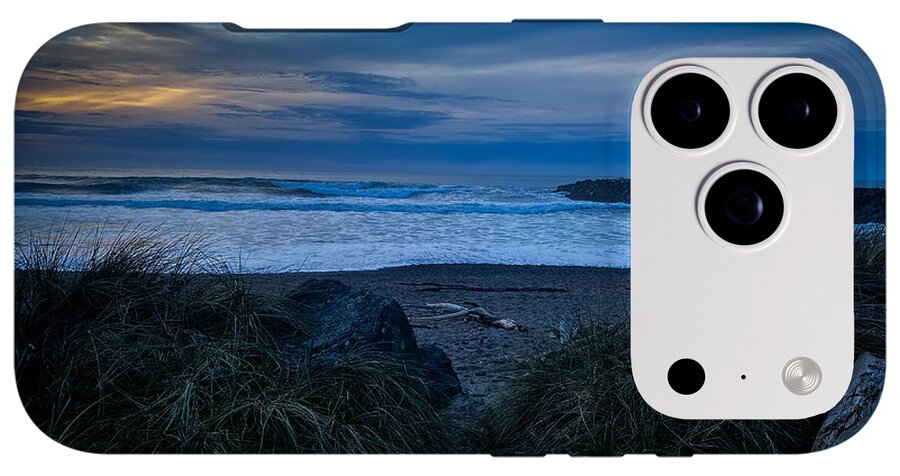 Walk to the beach - Phone Case