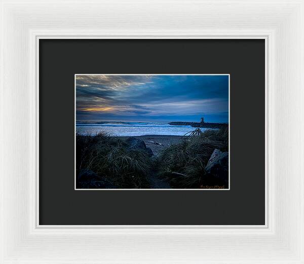 Walk to the beach - Framed Print