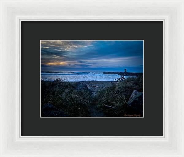 Walk to the beach - Framed Print