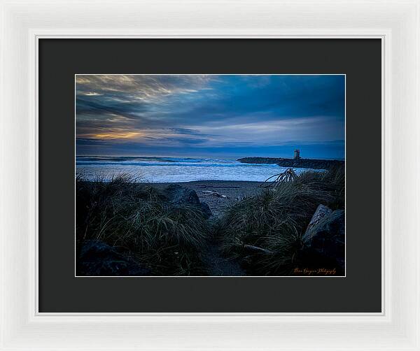 Walk to the beach - Framed Print