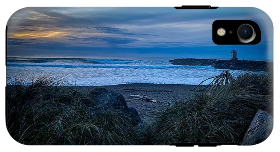 Walk to the beach - Phone Case