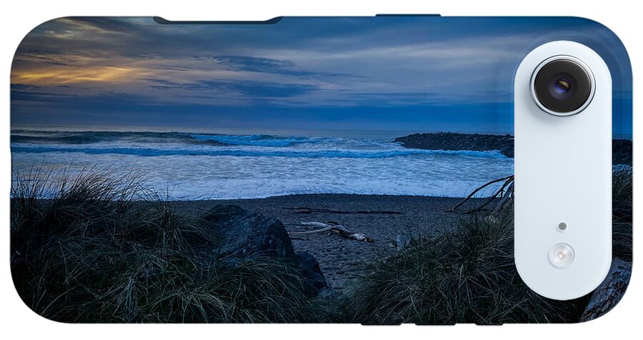 Walk to the beach - Phone Case