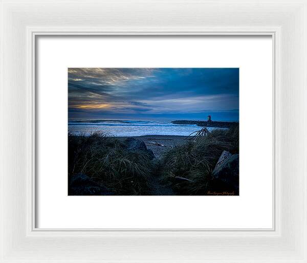 Walk to the beach - Framed Print