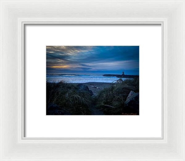Walk to the beach - Framed Print
