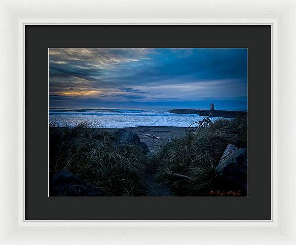 Walk to the beach - Framed Print