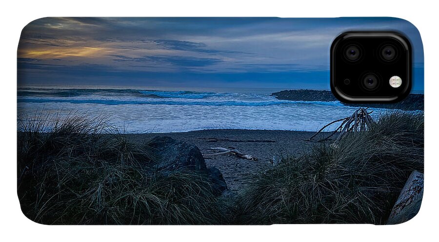 Walk to the beach - Phone Case