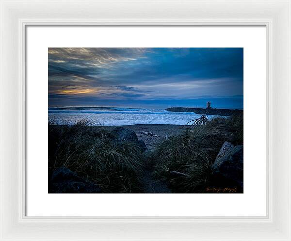 Walk to the beach - Framed Print