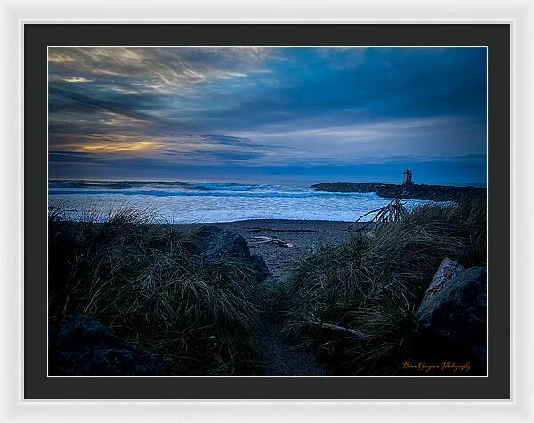 Walk to the beach - Framed Print
