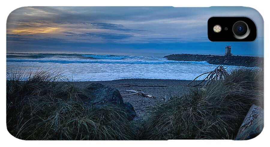 Walk to the beach - Phone Case