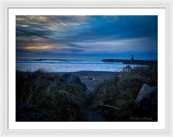 Walk to the beach - Framed Print