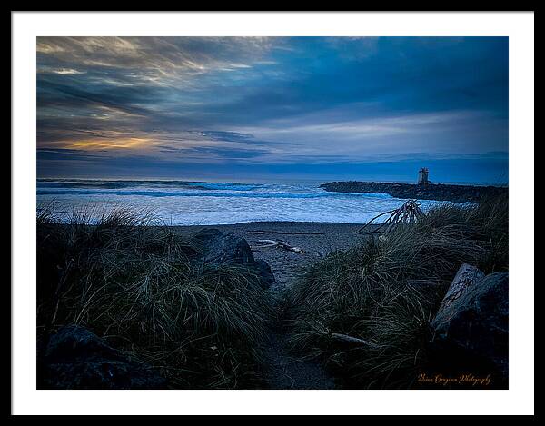 Walk to the beach - Framed Print