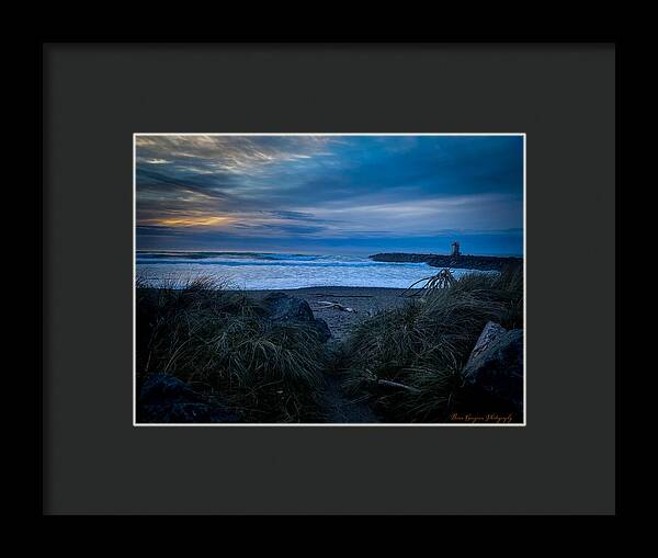 Walk to the beach - Framed Print