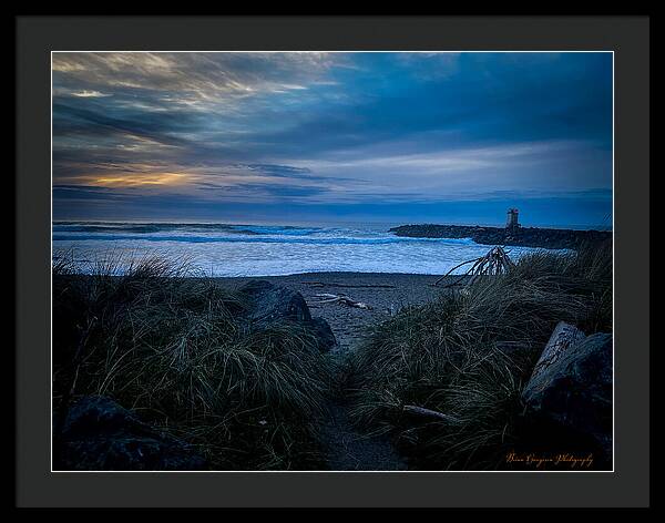 Walk to the beach - Framed Print
