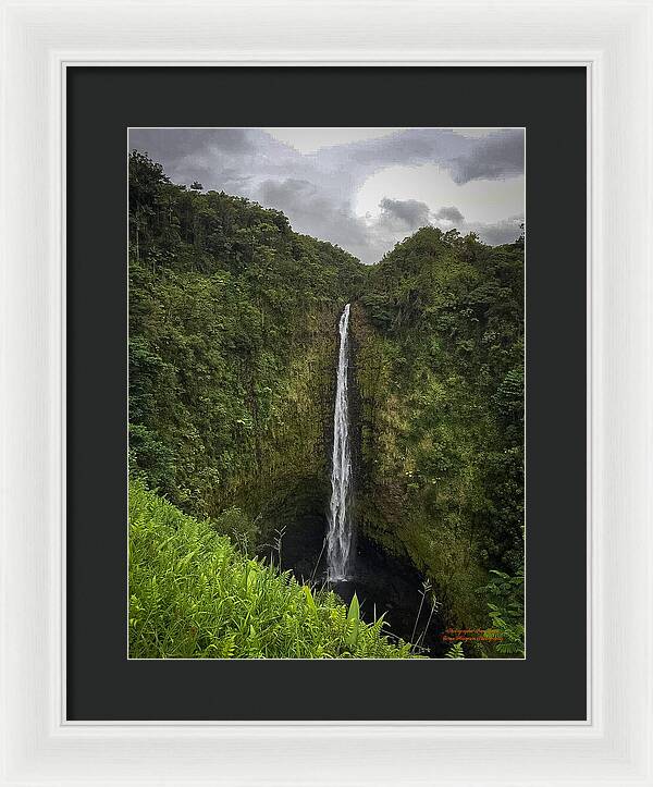 Water fall in Hilo, Hawaii - Framed Print