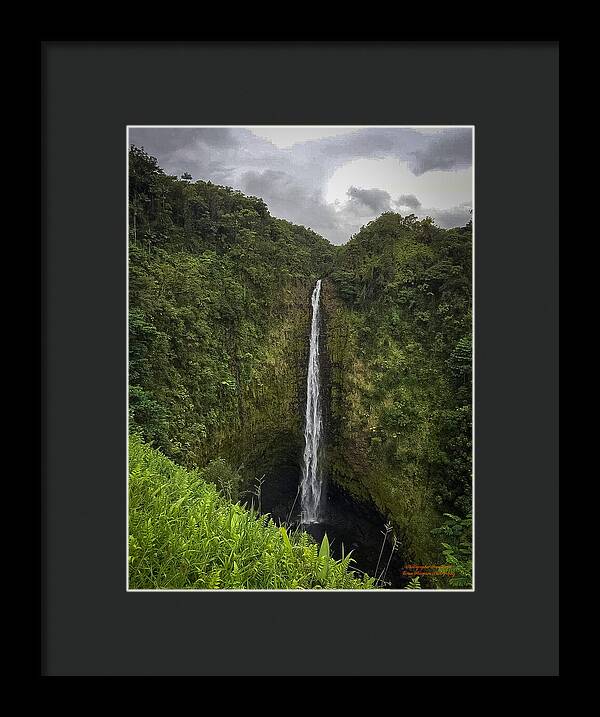 Water fall in Hilo, Hawaii - Framed Print