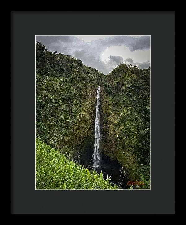Water fall in Hilo, Hawaii - Framed Print