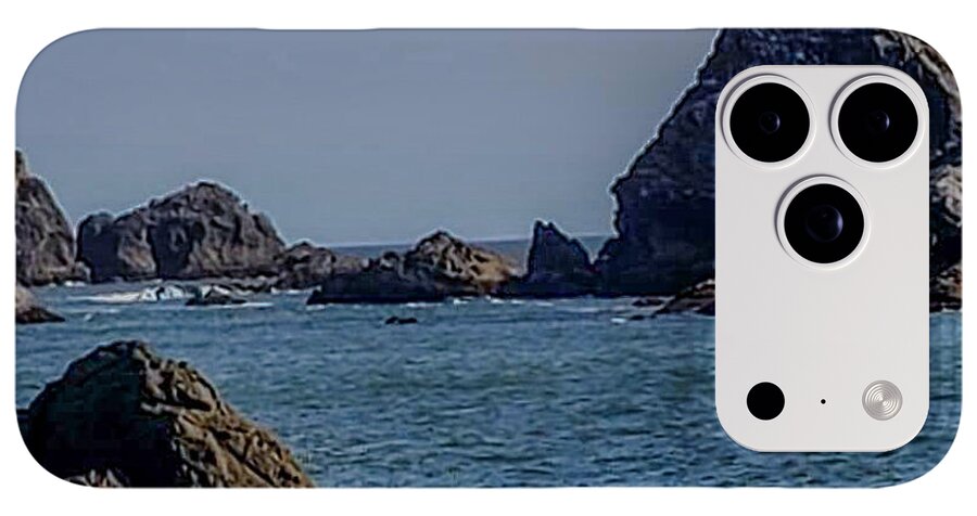 Waves hitting the shore - Phone Case