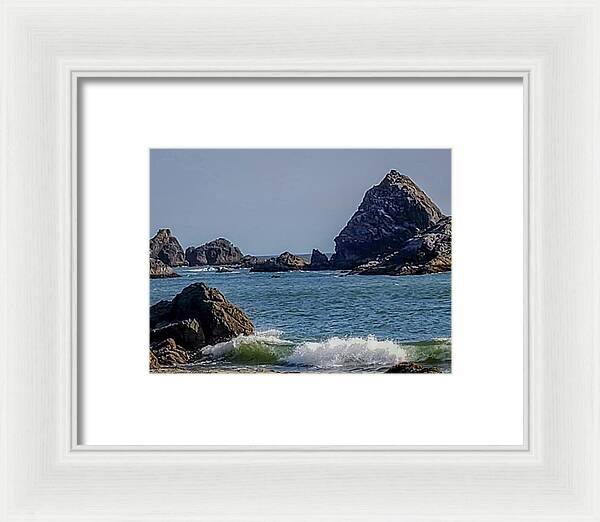 Waves hitting the shore - Framed Print