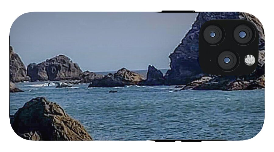 Waves hitting the shore - Phone Case