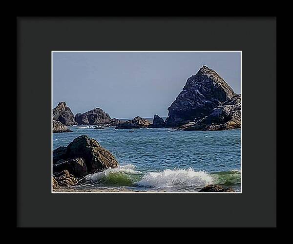 Waves hitting the shore - Framed Print