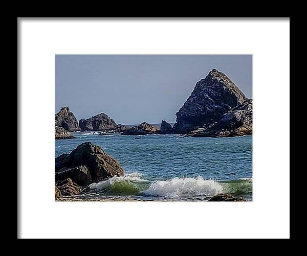 Waves hitting the shore - Framed Print