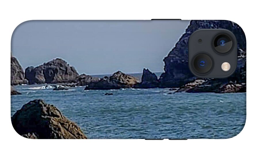 Waves hitting the shore - Phone Case
