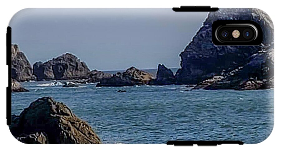 Waves hitting the shore - Phone Case